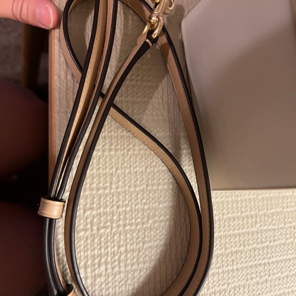 Beautiful Nude coach small purse - Picture 7 of 16